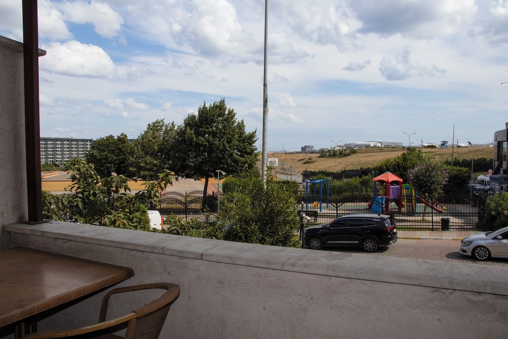 Sahra Airport Hotel 49/56