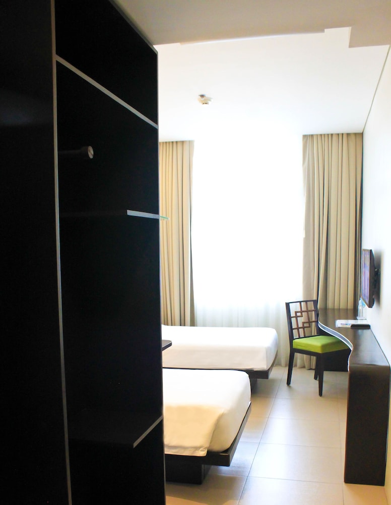 Azia Suites and Residences 30/43