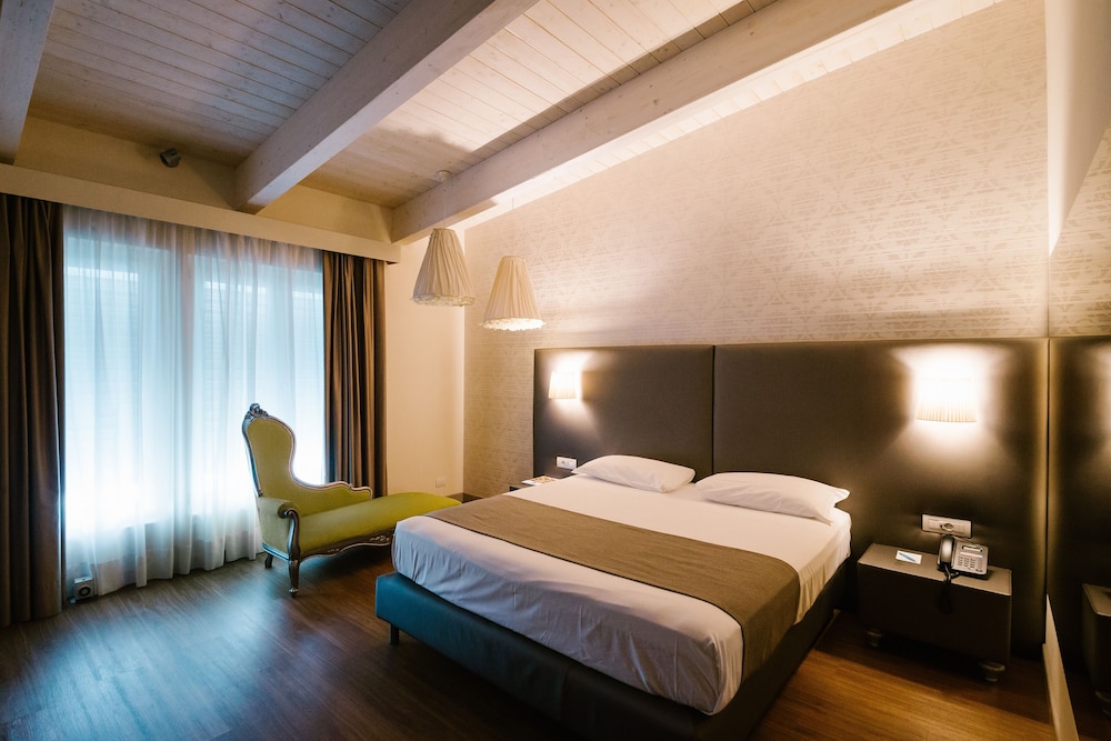 Diamante Mhotel 16/76