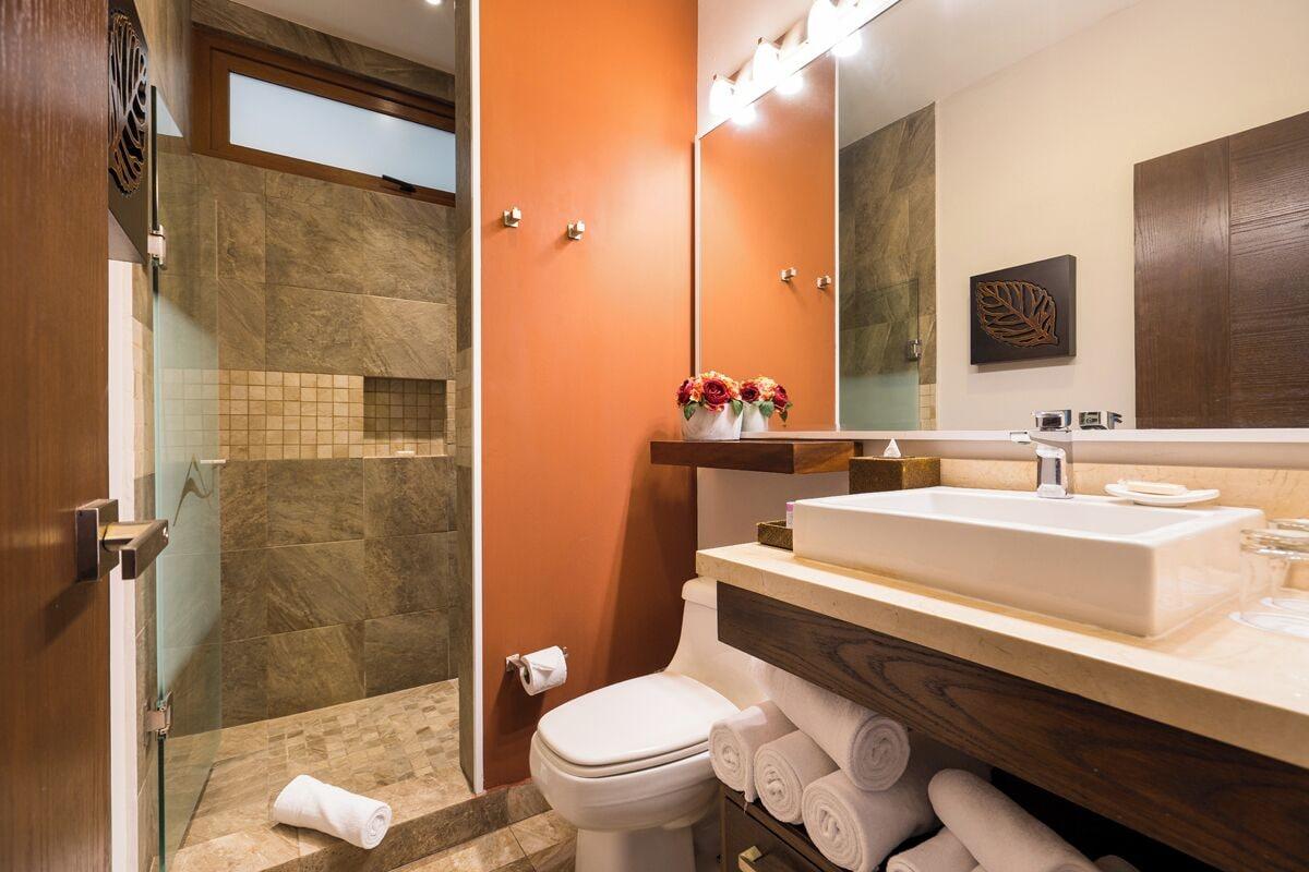 2 Bedrooms, Luxury, Suite, Partial Ocean View, Resorts By Pinnacle 220 3/4