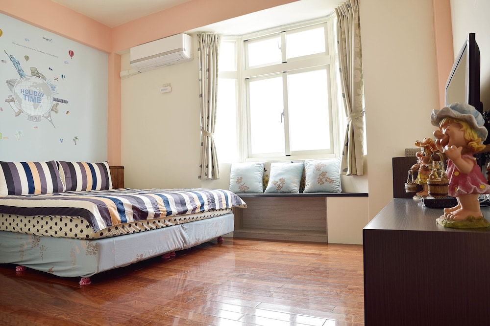 Feng's B&amp;B 21/30