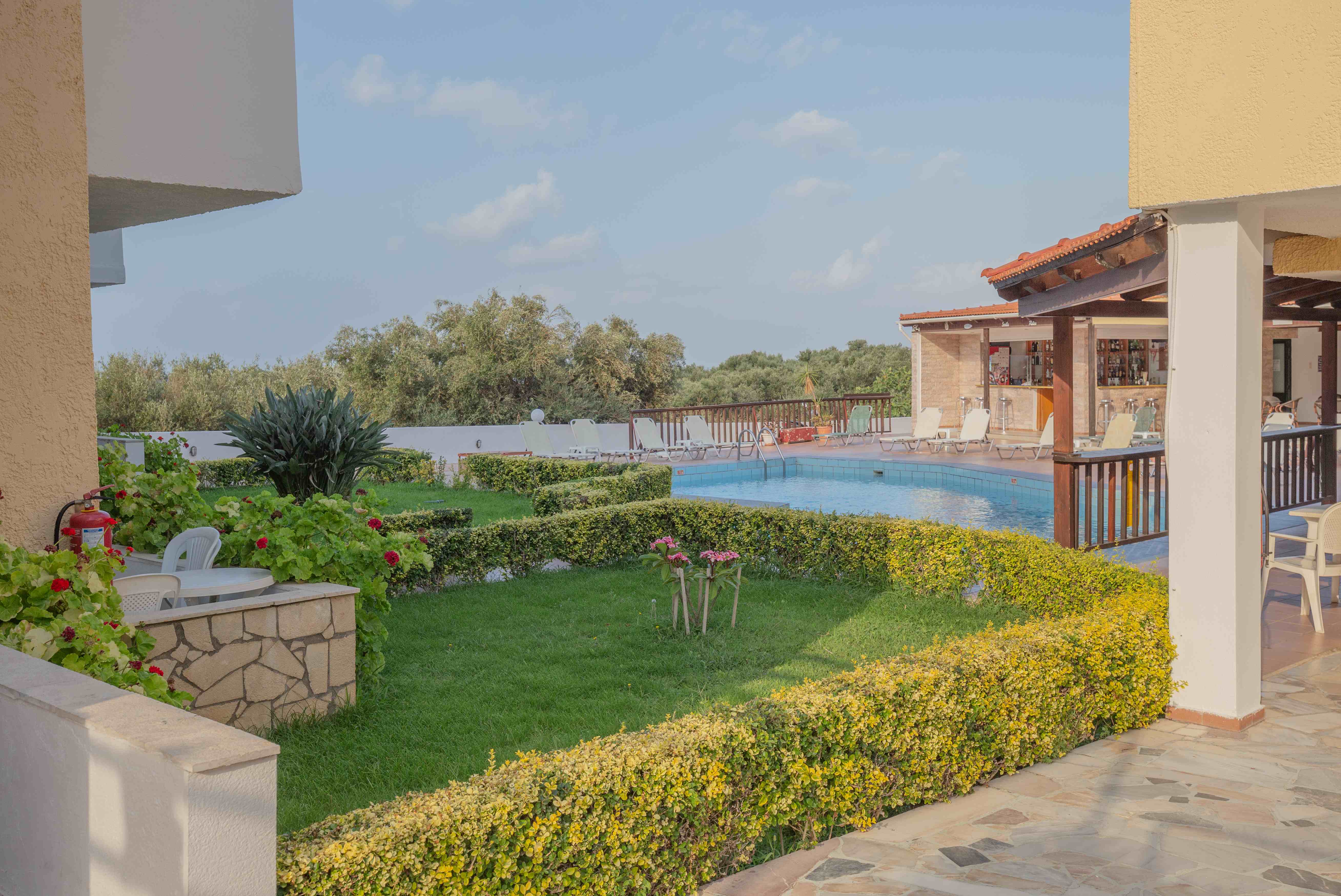 Mareva Apartments 17/25