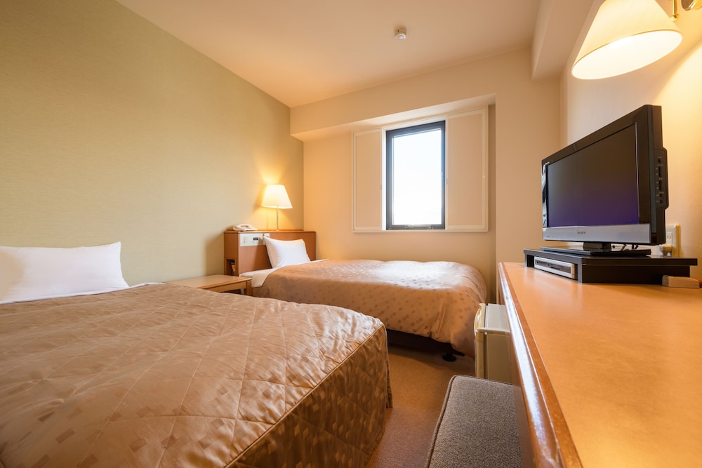 Semi Room, Twin Beds, Sofa, Smoking