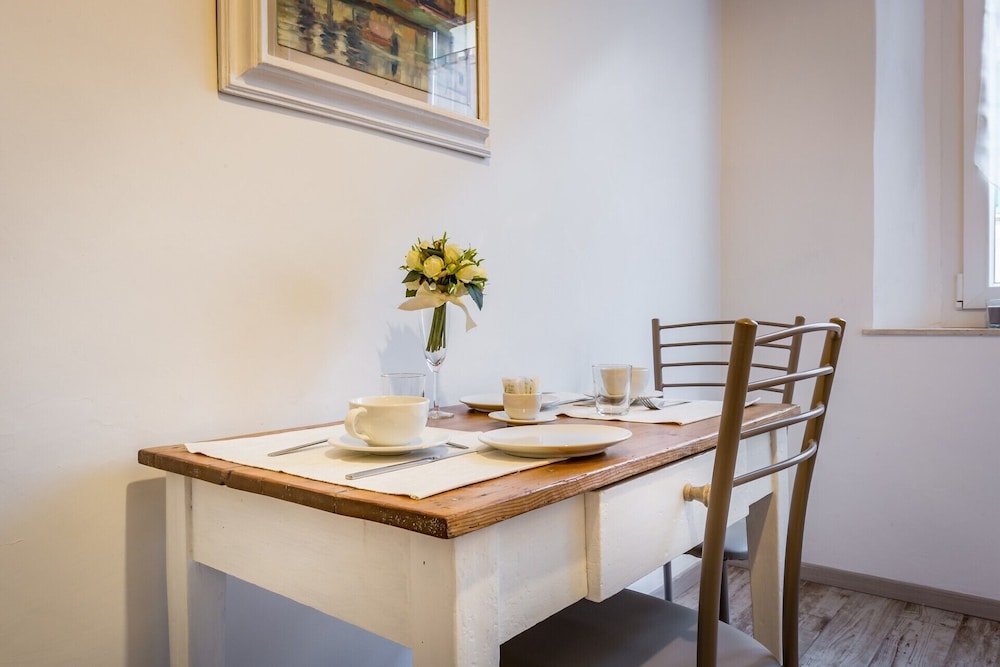Arno Apartment B 3/32