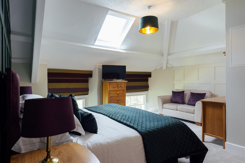 Room, King Bed, Attic