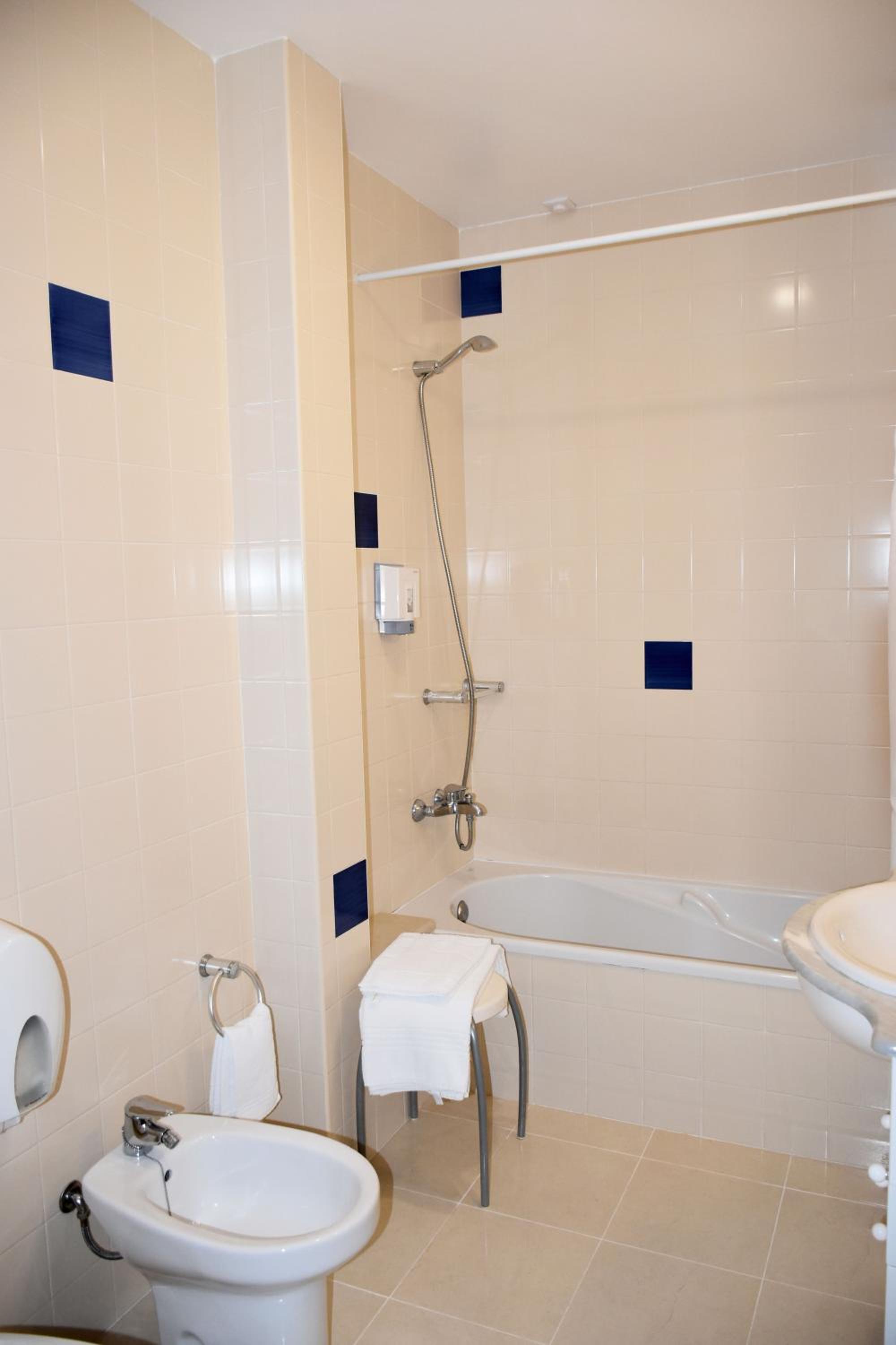 Gameiro Hotel 37/41