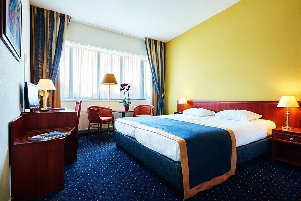 Standard, Twin Beds