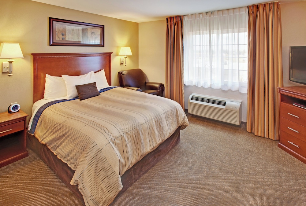 CANDLEWOOD SUITES WILLISTON 21/77