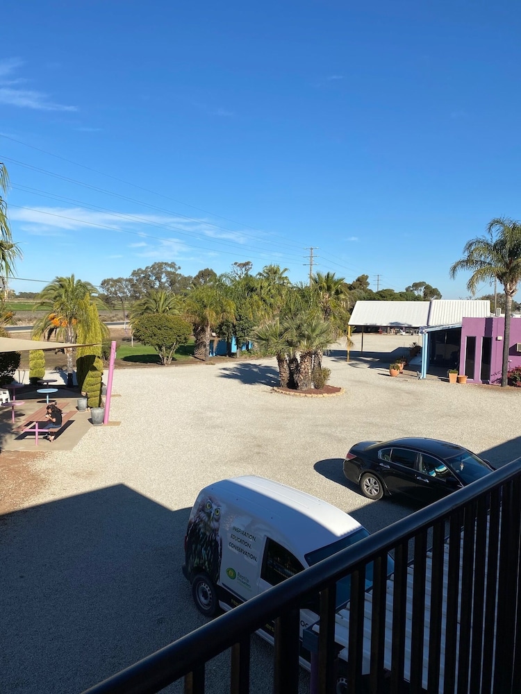 Paddle Steamer Motel 26/41