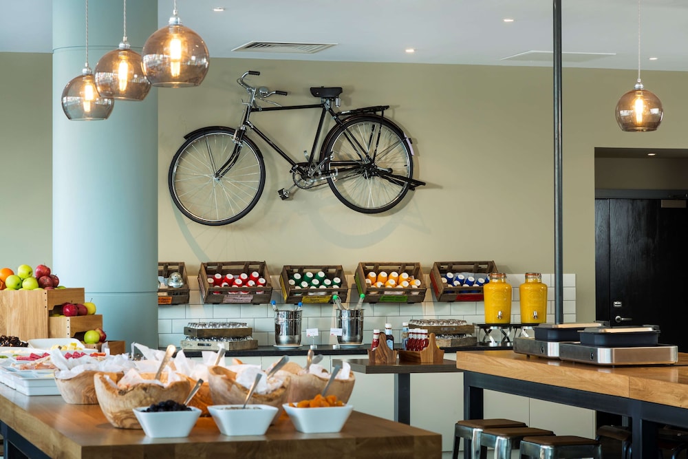 Radisson Hotel Manchester City Centre, A Verified Net Zero Hotel 74/91