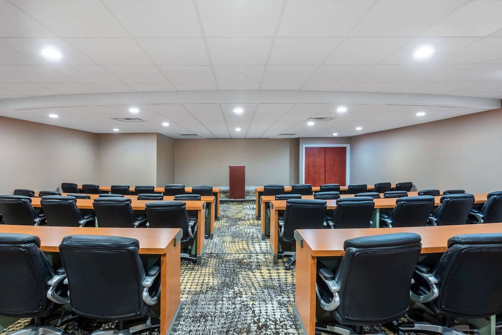 Wyndham Lancaster Resort and Convention Center 34/50
