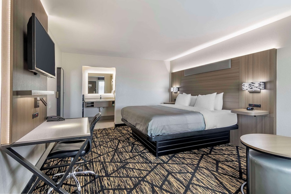 Quality Inn & Suites Athens University Area 23/57