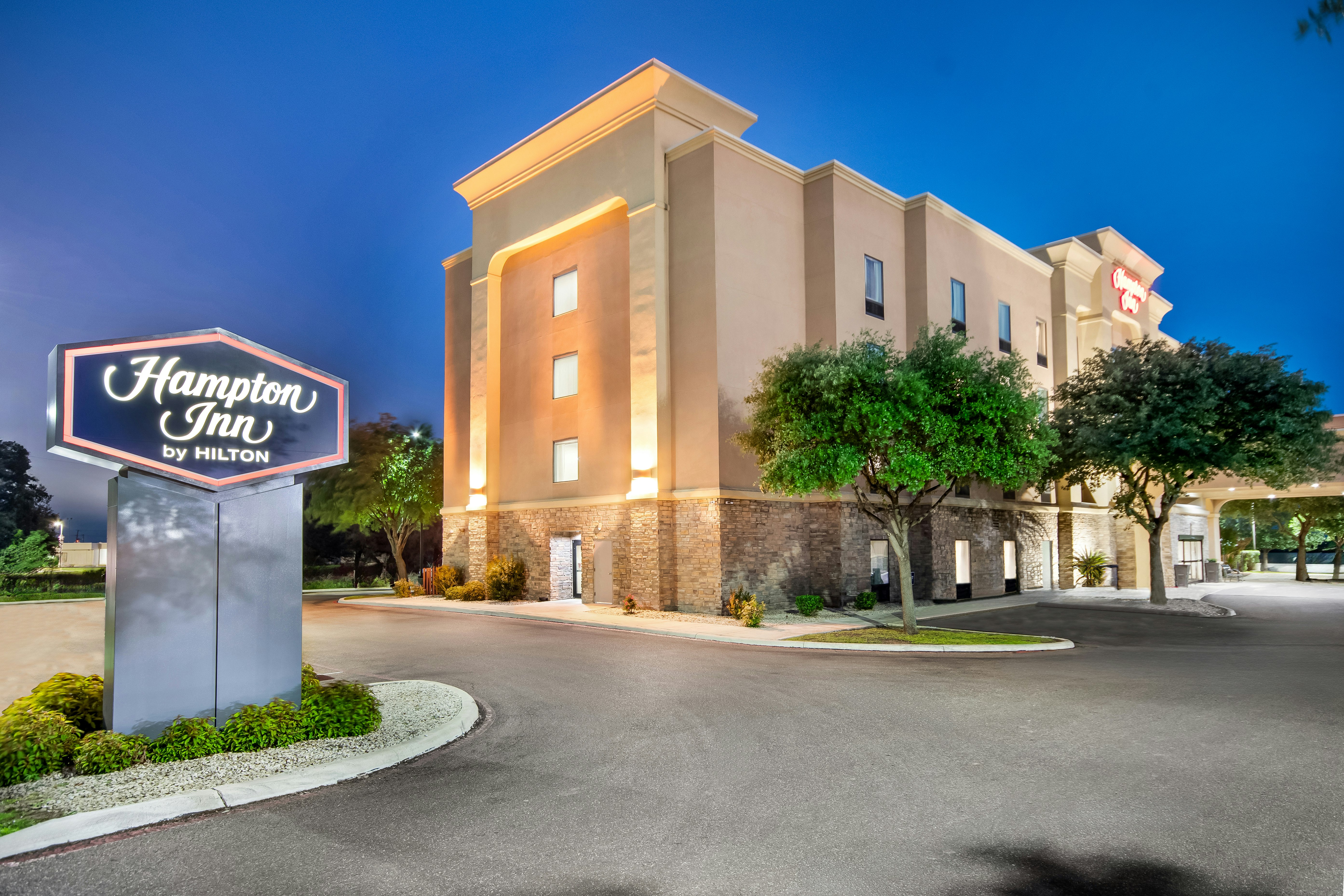 Hampton Inn Uvalde 25/33