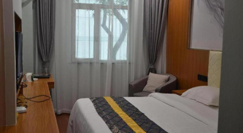 GreenTree Inn Chongqing Longhu Times Tianjie Xietaizi Subway Station Hotel 18/50