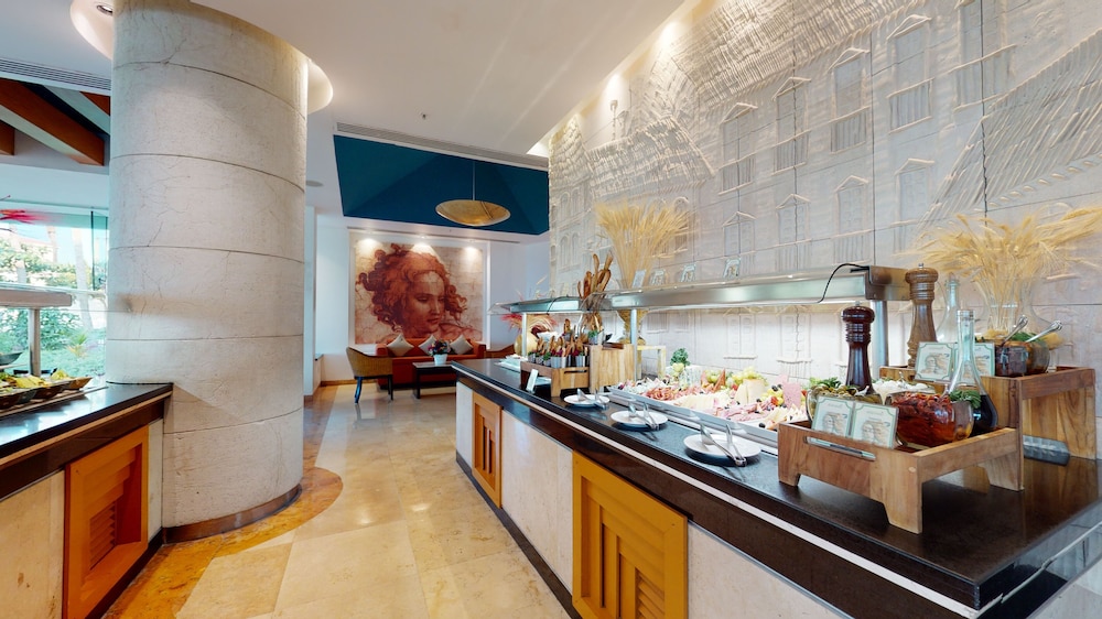 Grand Park Royal Cancun All Inclusive 7/73