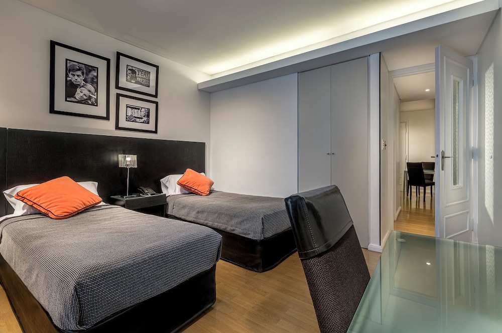 Broadway Hotel And Suites 6/50
