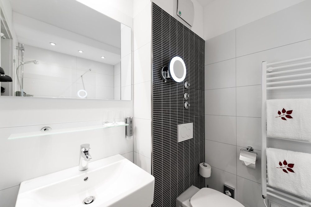 غرفة بريميوم بسرير كينج بإطلالة على المتنزه، Best Western Plus Parkhotel Velbert 5/6