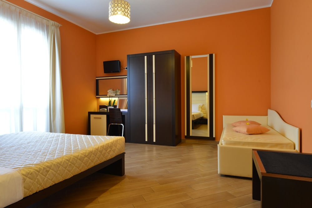 Hotel Rosignano 12/27