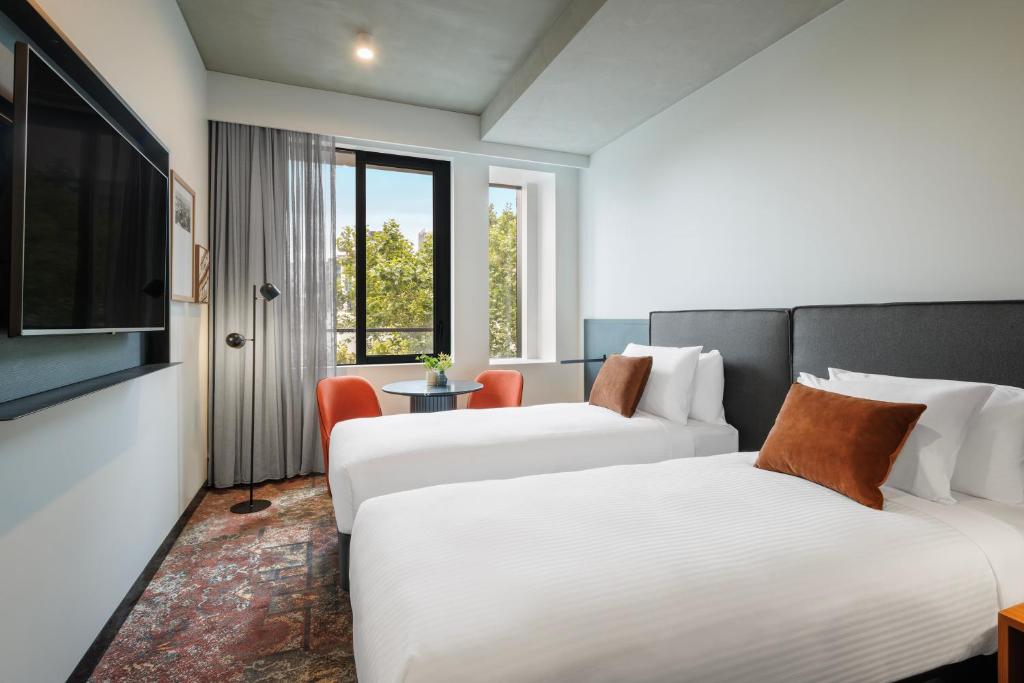 Terrace, Executive, Suite