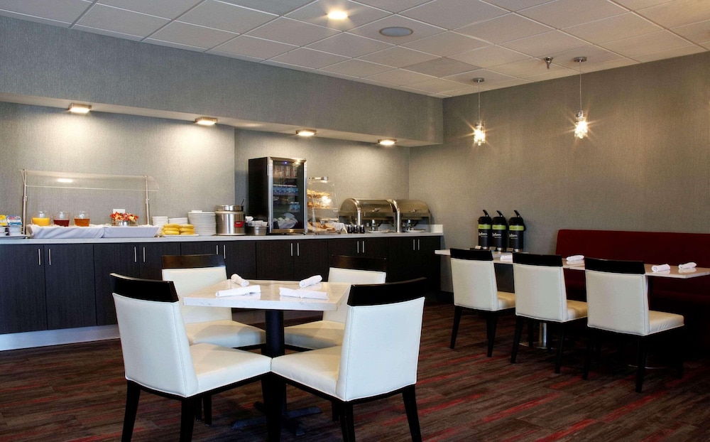 Radisson Hotel Oakland Airport 46/63