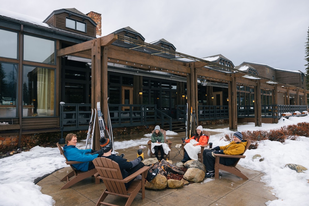 Grouse Mountain Lodge 56/62