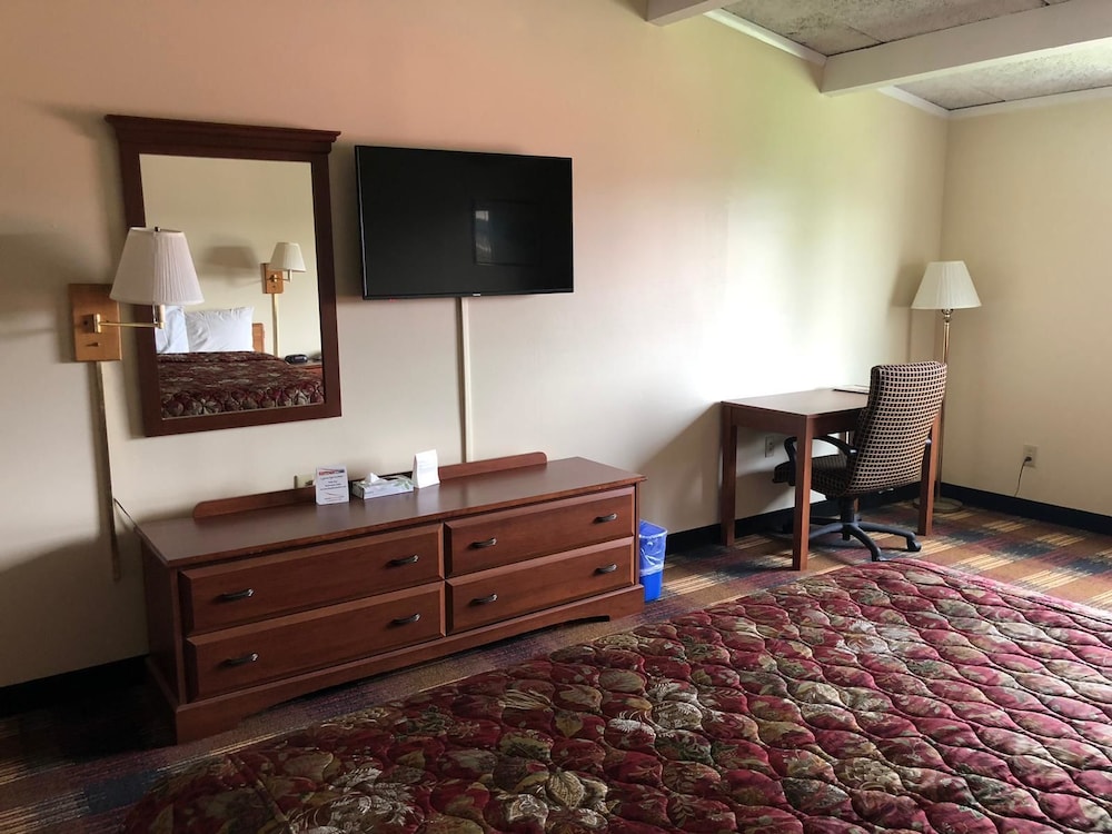 Red Carpet Inn North Syracuse 6/38