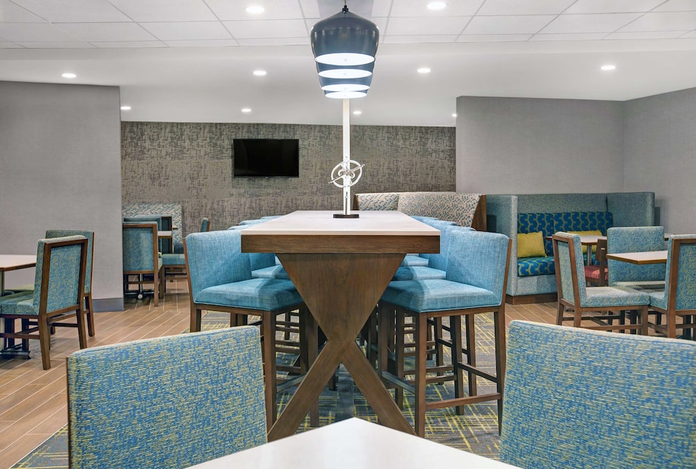 Hampton Inn Westfield 38/45