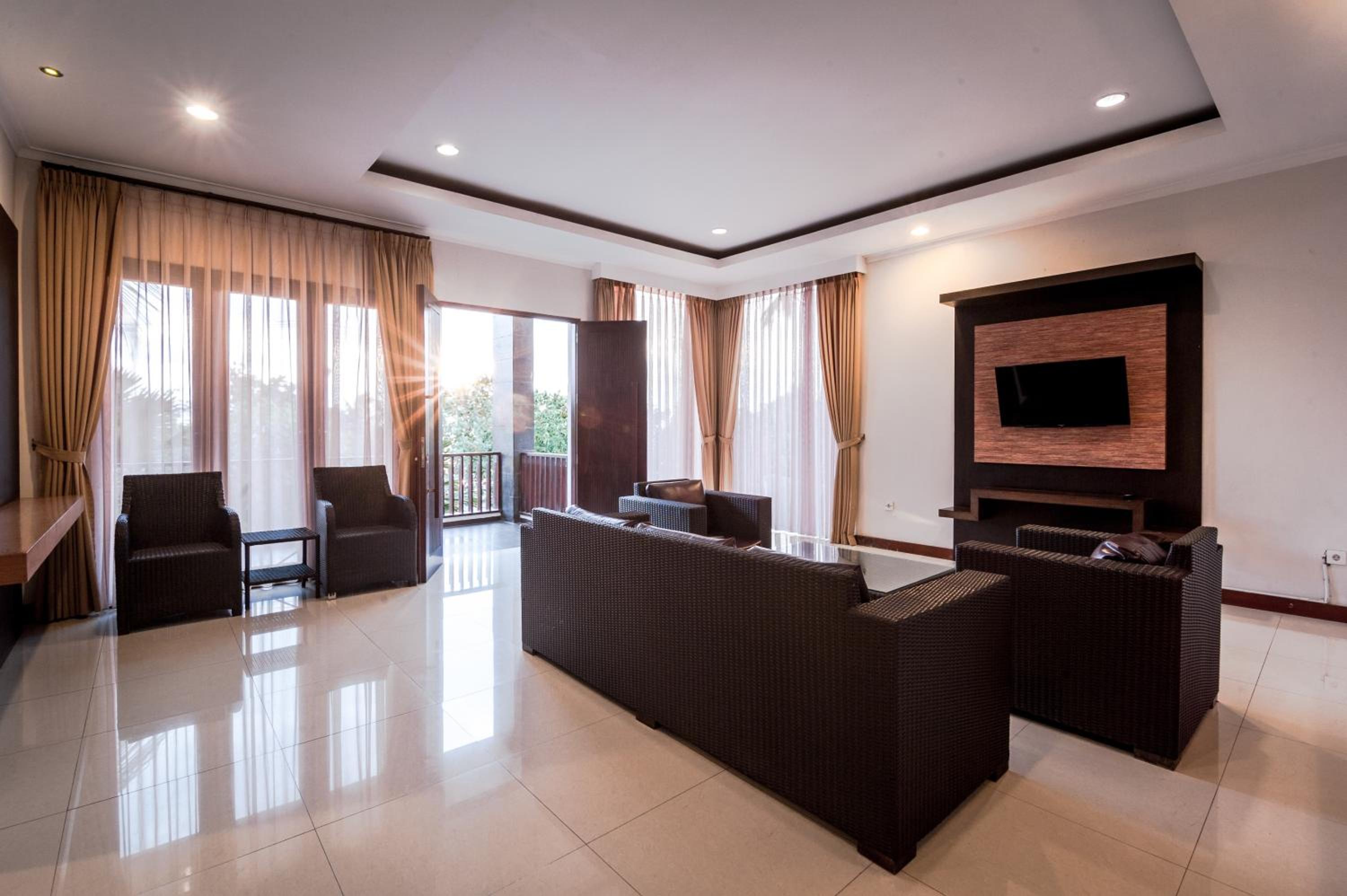 Surya Kencana Seaside Hotel 29/50