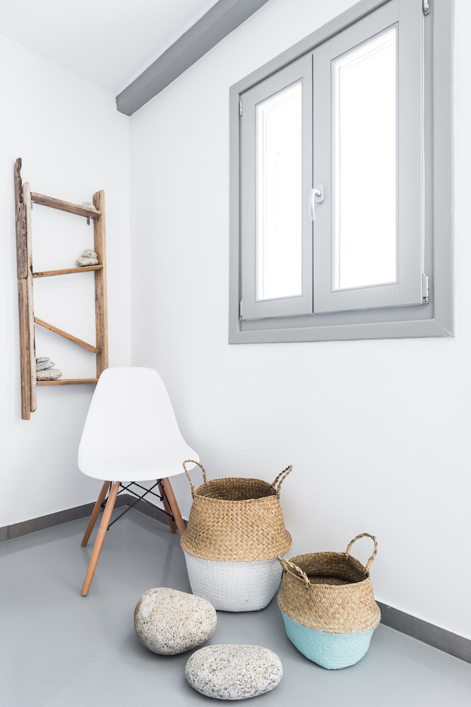 White and Grey 35/50