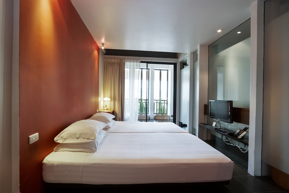 STANDARD, TWIN BEDS, CANAL VIEW