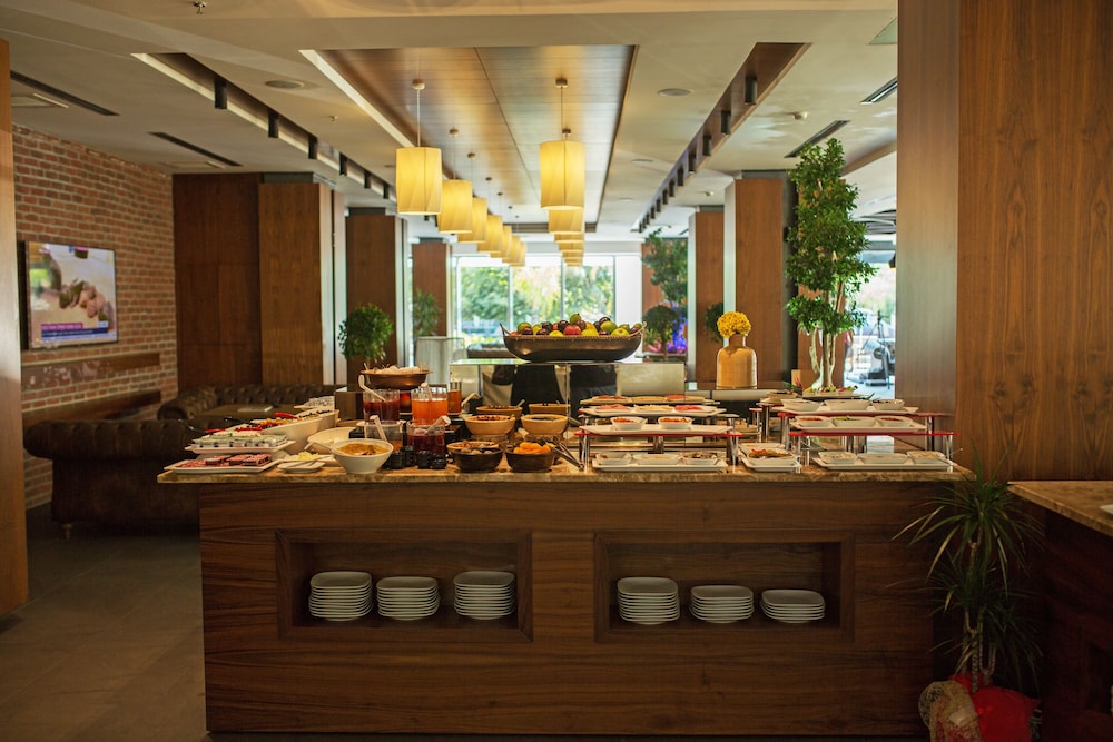 Vista Hotel 24/30