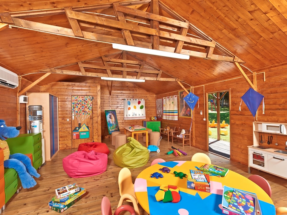 Ria Park Garden Hotel 46/67