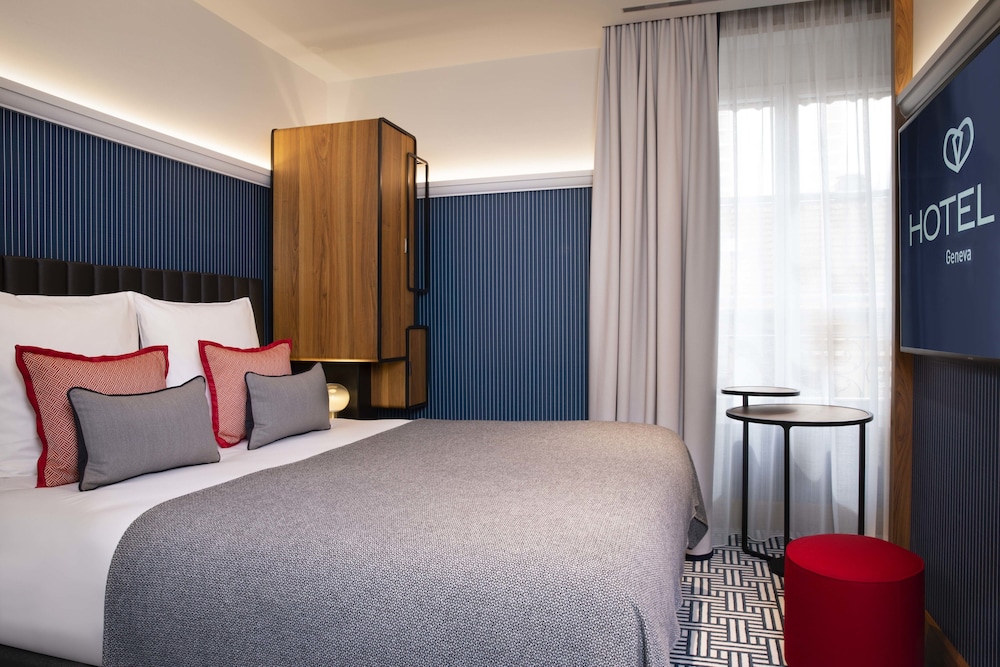 Hotel D Geneva 9/29