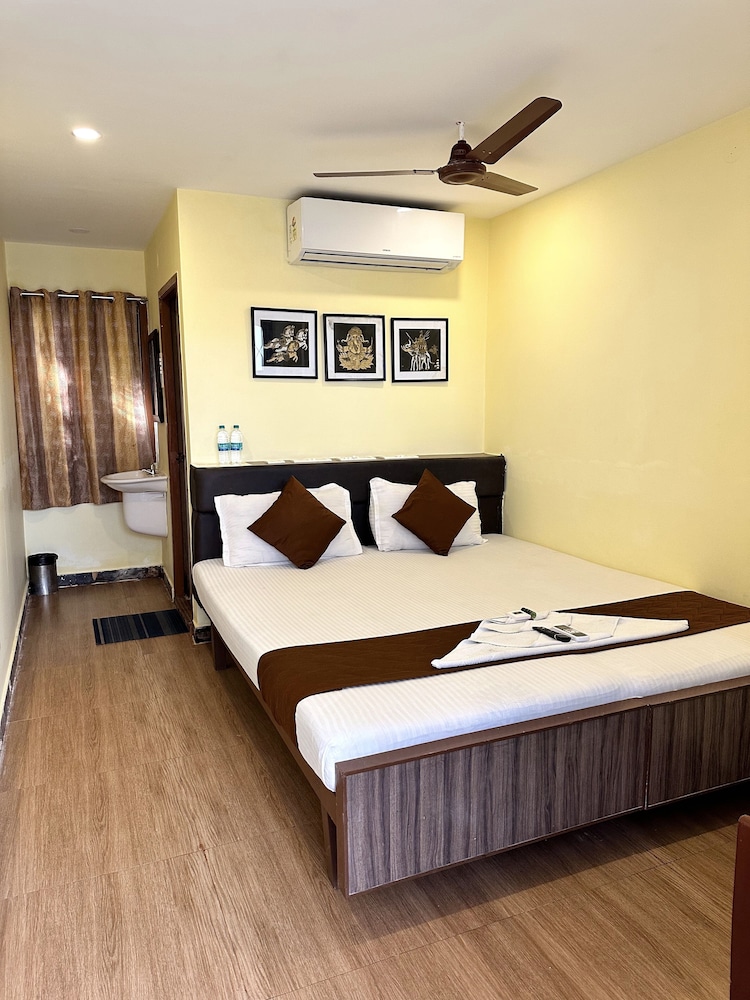 Hotel Ramakrishna 5/32