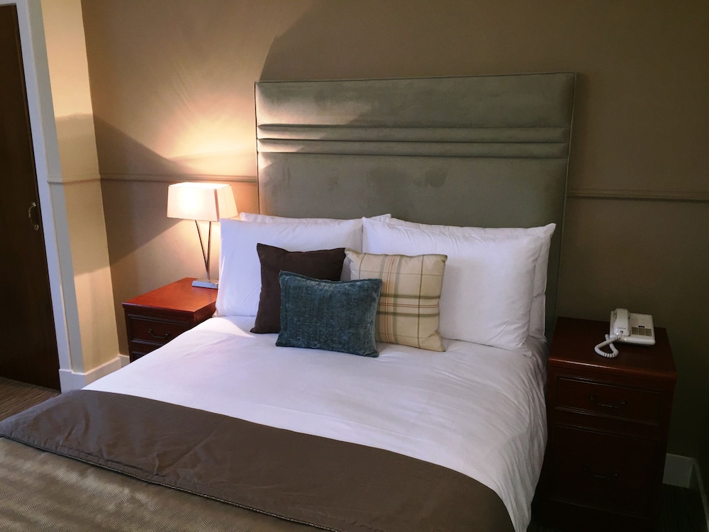 Cove Bay Hotel 11/60