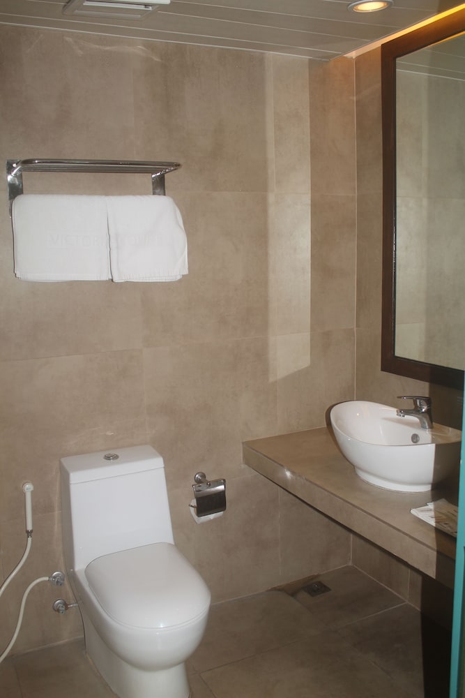 Hotel Ava Gil Puyat 45/56