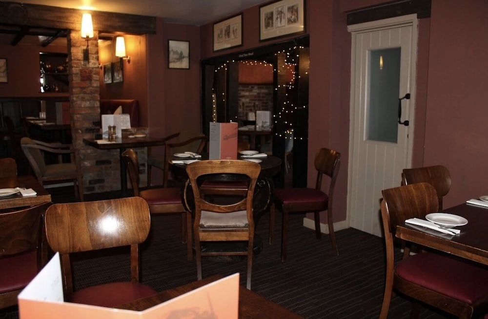 The Red Lion 62/76