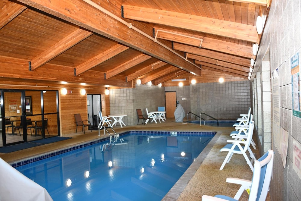 Stillwater Inn Suites 5/50