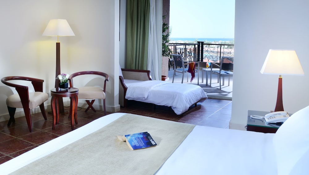 Coral Sea Beach Resort & Aqua Park 14/50
