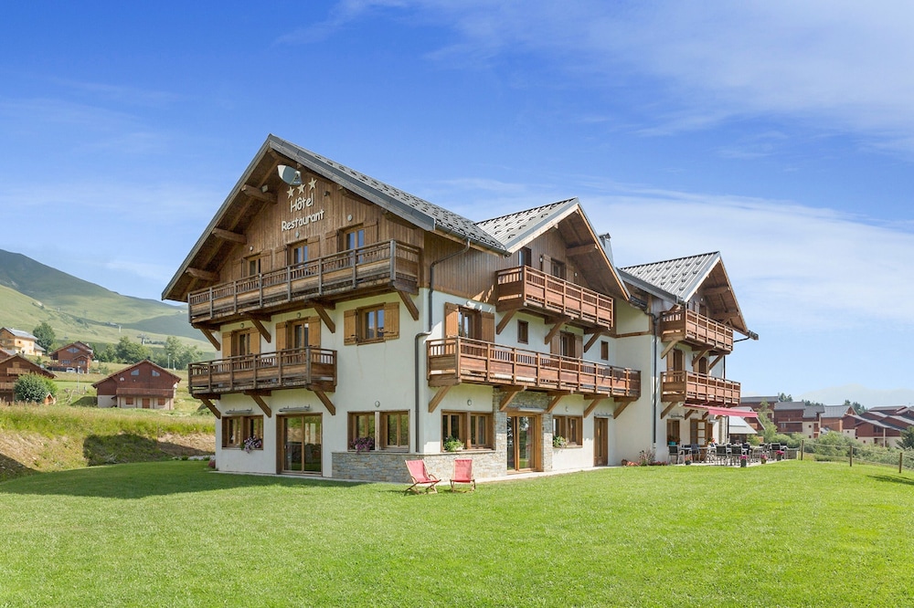 Chalet-Hotel Le Beausoleil, The Originals Relais (Hotels-Chalets de Tradition) 1/35