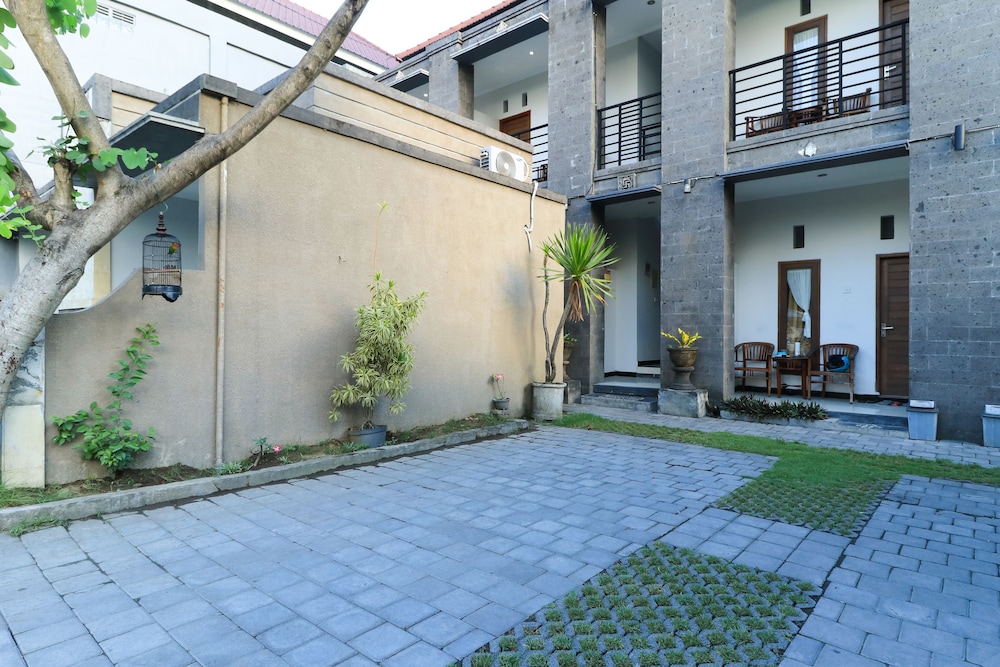 Hotel Warta Putra by ZUZU 4/32
