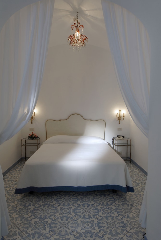 Pazziella Garden & Suites 16/66