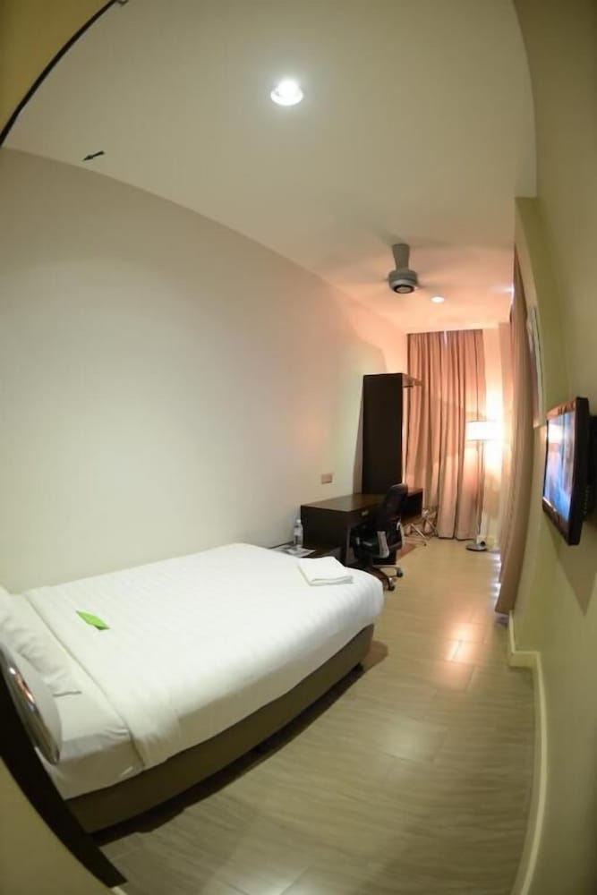 101 HOTEL BINTULU 13/28