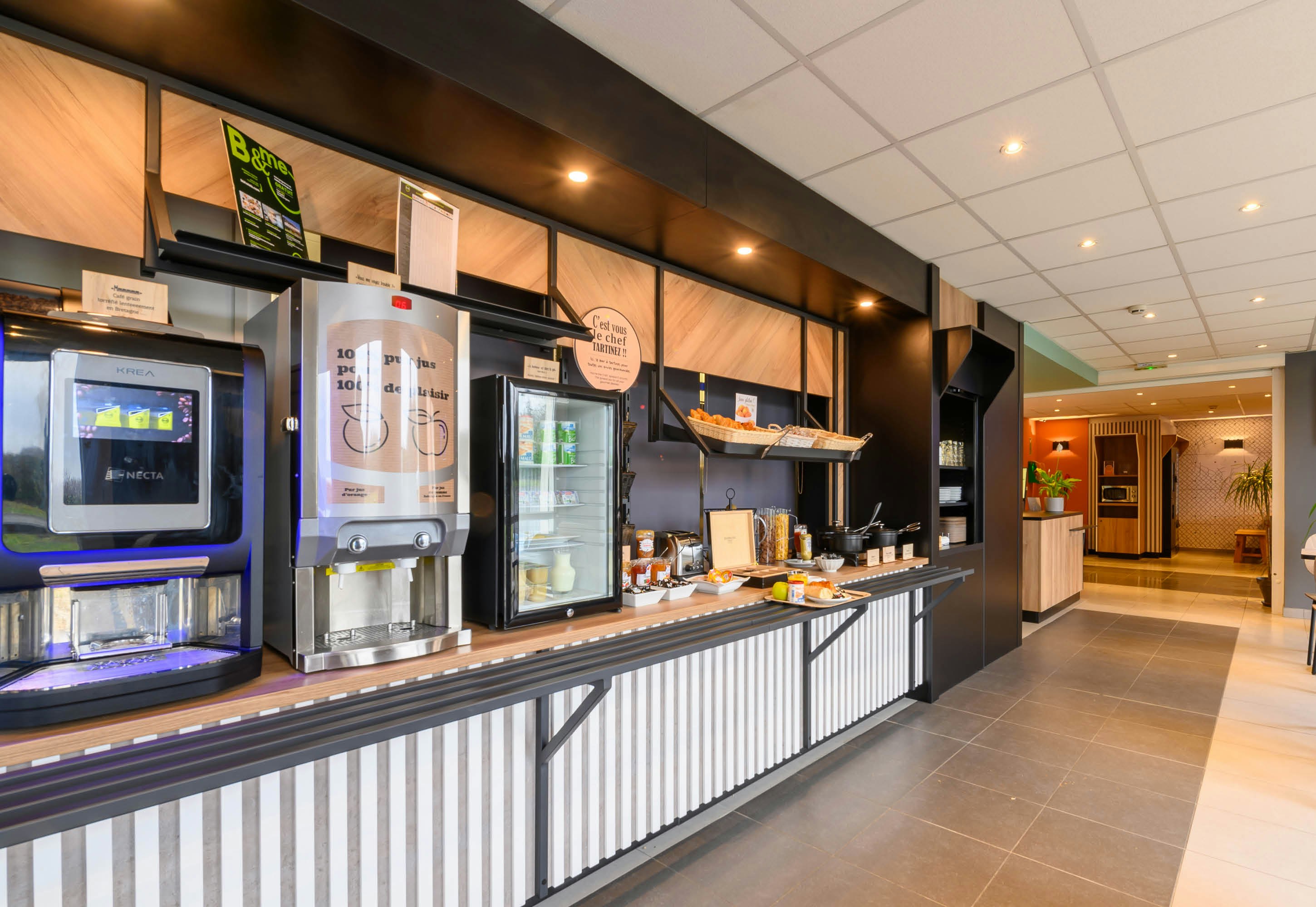 Lobby at B&B HOTEL Compiegne Thourotte, THOUROTTE