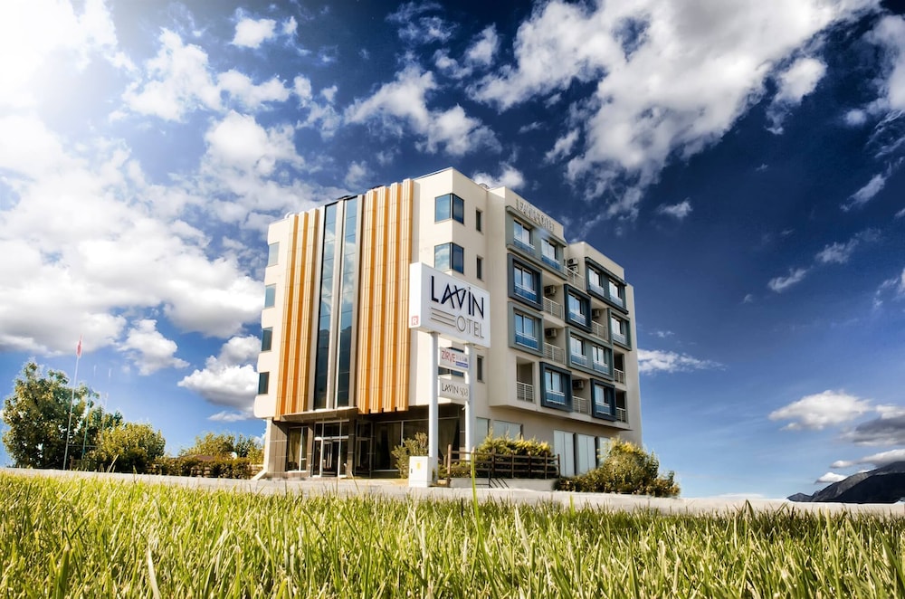 LAVIN OTEL 4/72