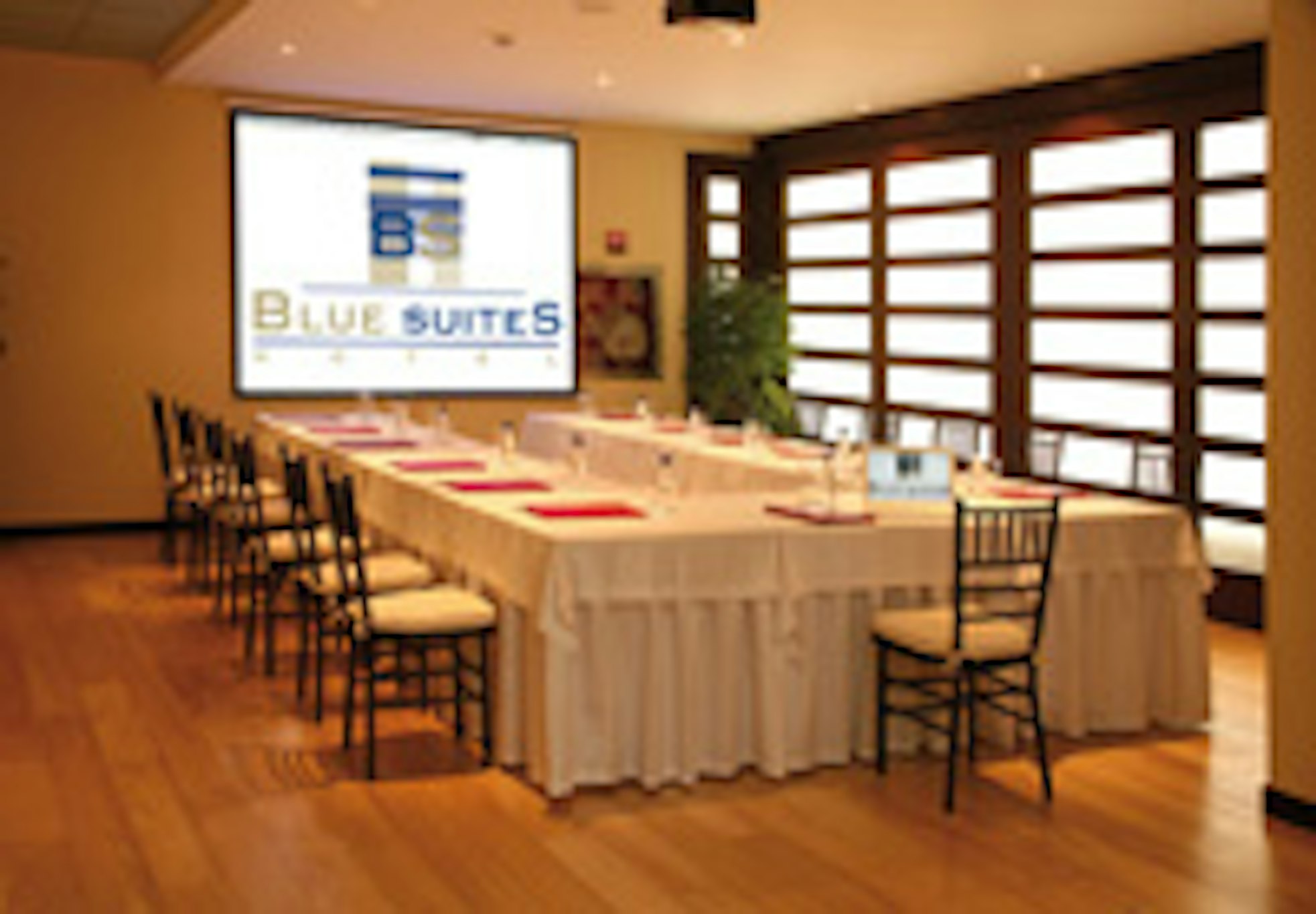Blue Suites Hotel 37/47