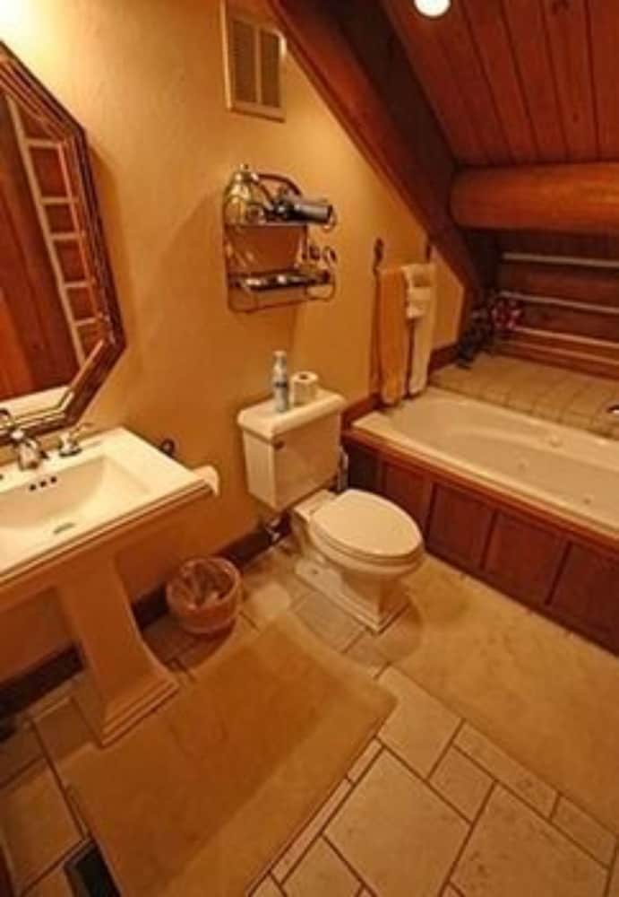 Wildberry Lodge Bed &amp; Breakfast 49/50