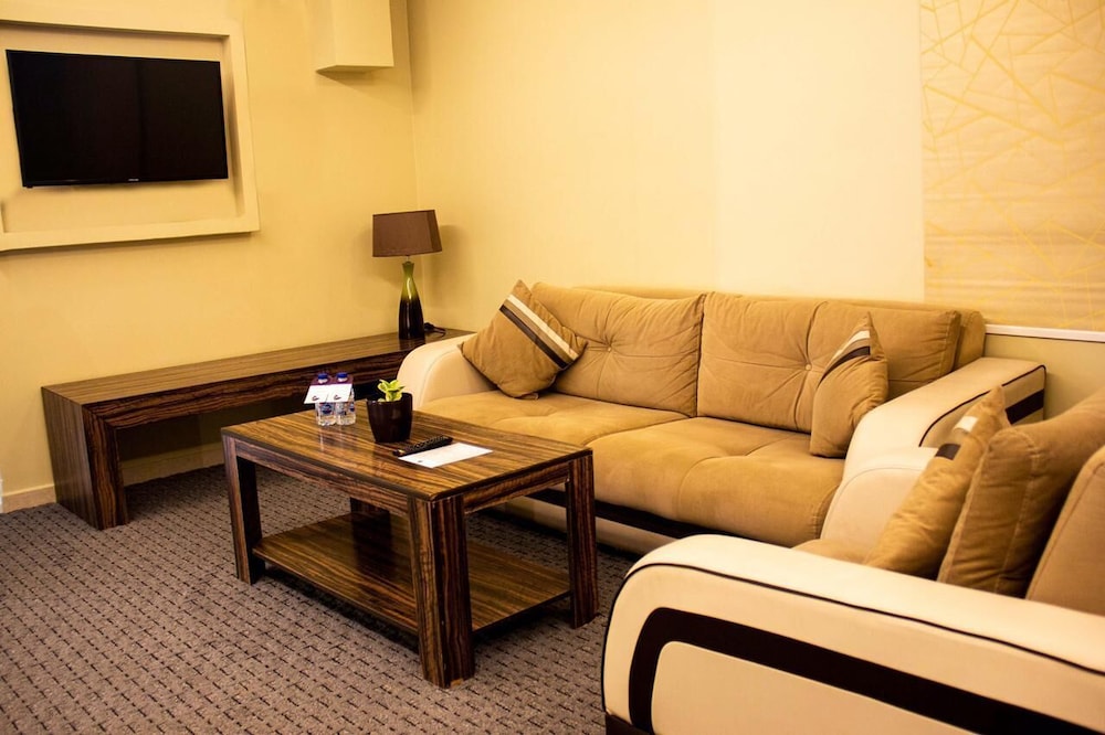 La Rive Hotels & Suites (Formerly known as Ghosn Al Banafsej) 44/59