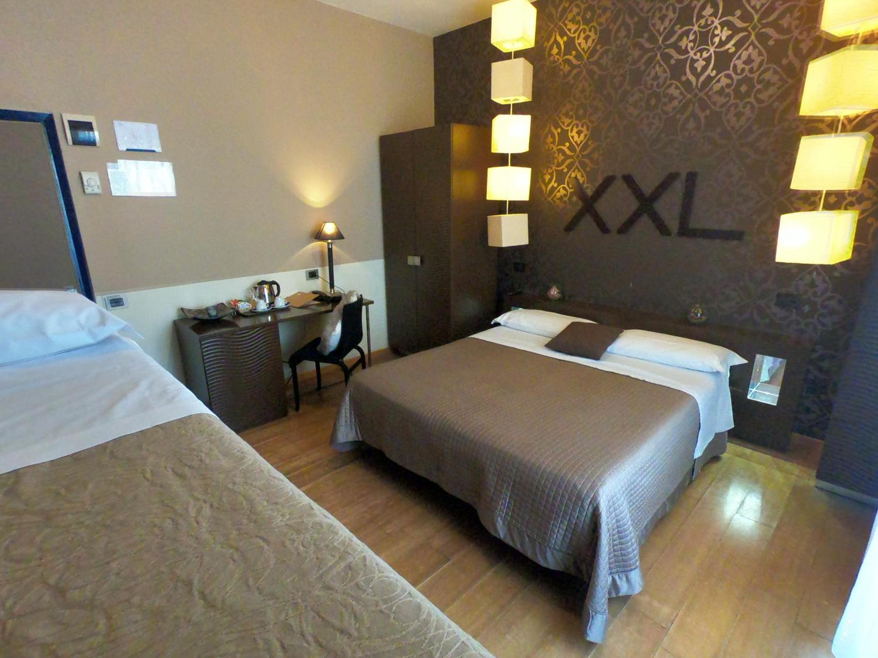 Deluxe, Double or Twin Bed
