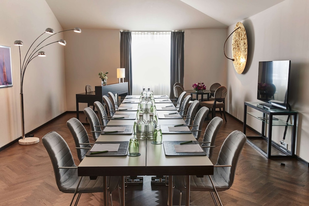 Steigenberger Hotel Herrenhof 34/70